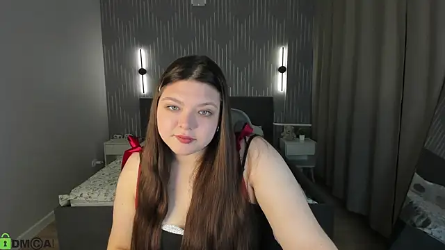 Evelyne Loo online show from 04.11.26