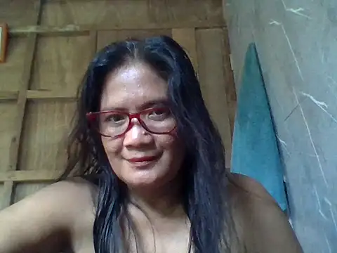 Snapshot of PinayZaira chatting on 06.20.26 PinayZaira online show from 06.20.26