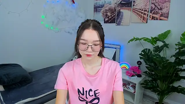Snapshot of syuri_sun chatting on 06.16.26 syuri sun online show from 06.16.26