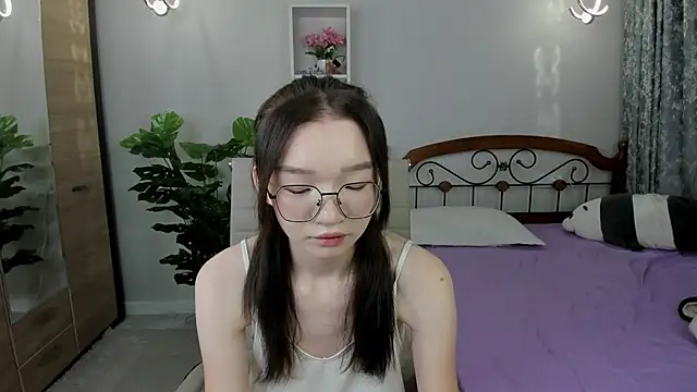 Snapshot of syuri_sun chatting on 06.27.26 syuri sun online show from 06.27.26