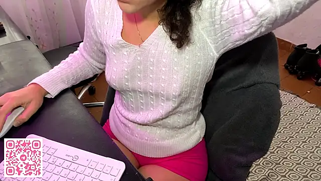 petitecurlybrunette online show from 06.26.26