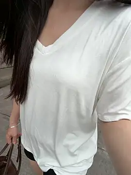 Snapshot of Xiaoyunduo1 chatting on 05.18.26 Xiaoyunduo1 online show from 05.18.26