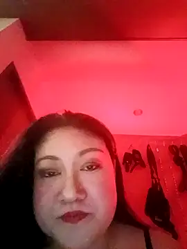 Snapshot of dominalisa chatting on 04.21.26 dominalisa online show from 04.21.26