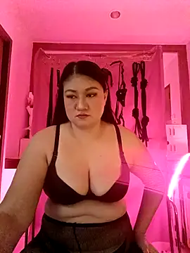 Snapshot of dominalisa chatting on 04.29.26 dominalisa online show from 04.29.26