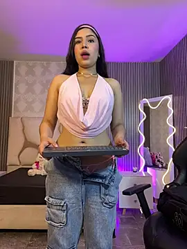 Snapshot of ELA_TAY1 chatting on 05.16.26 ELA TAY1 online show from 05.16.26
