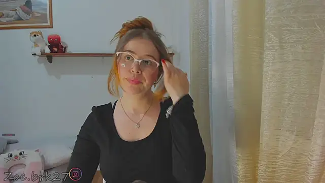 Snapshot of Zoe_brk chatting on 05.01.26 Zoe brk online show from 05.01.26