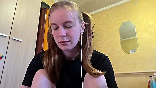 DonnaKuc online show from 04.23.26