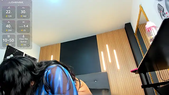 Snapshot of AmaraFontaine chatting on 05.18.26 AmaraFontaine online show from 05.18.26