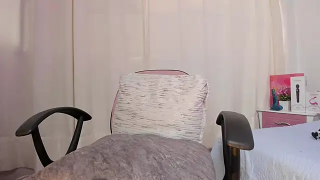 Abby pink  online show from 04.25.26
