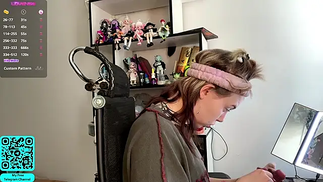 MadalynNosel online show from 04.22.26