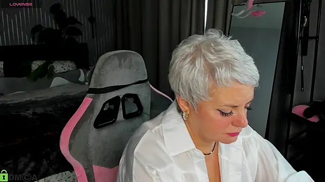 Linda Zef1r online show from 05.02.26