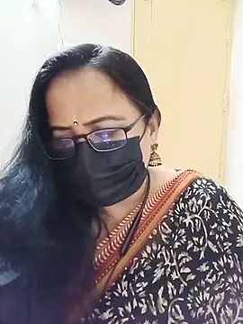 Snapshot of monisha_cam chatting on 06.15.26 monisha cam online show from 06.15.26