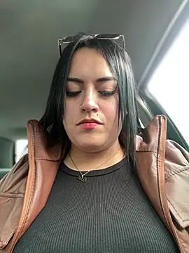 Snapshot of Lesli_26 chatting on 04.11.26 Lesli 26 online show from 04.11.26