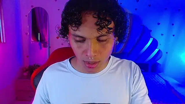 Snapshot of elio_fox chatting on 04.05.26 elio fox online show from 04.05.26