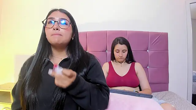 Elisa n Emma online show from 04.19.26