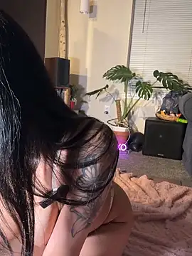 Snapshot of alexisbae888 chatting on 04.14.26 alexisbae888 online show from 04.14.26