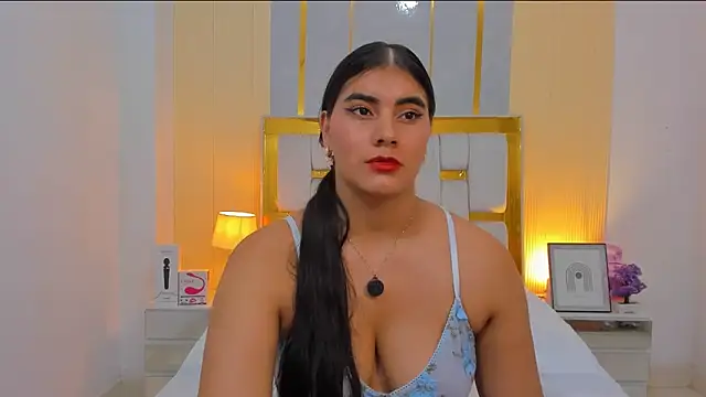 Alara Keyy online show from 05.06.26
