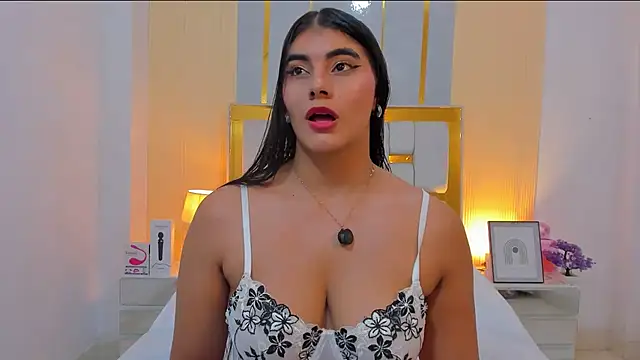 Alara Keyy online show from 05.15.26
