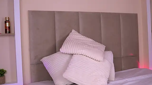 Amoraluxee online show from 05.07.26