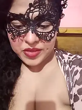 Maskedcurves online show from 04.09.26