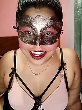 Maskedcurves online show from 04.30.26