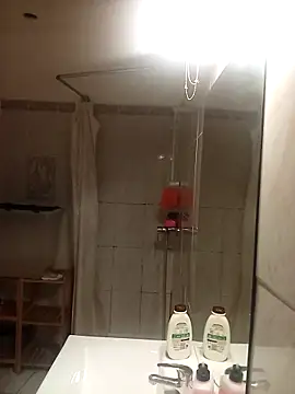 Lolaa92i online show from 04.12.26