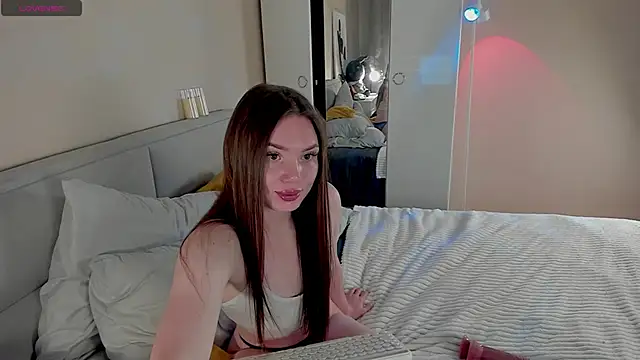 Snapshot of Aphrodite_Portman chatting on 05.14.26 Aphrodite Portman online show from 05.14.26