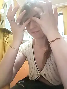 TaynaSecret online show from 05.05.26