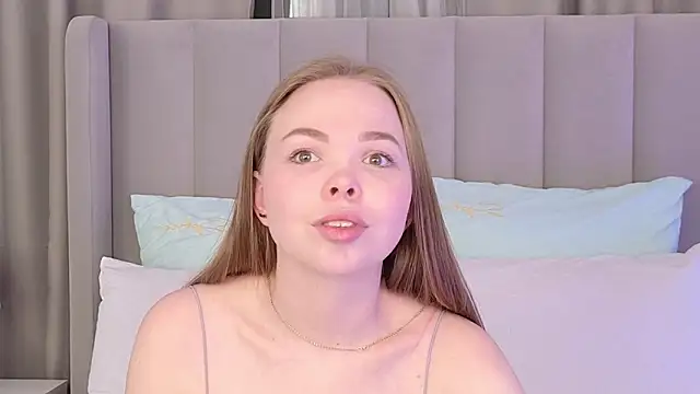 SatinSapphiree online show from 04.29.26