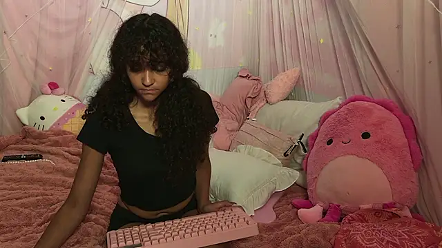 mia hart online show from 06.30.26