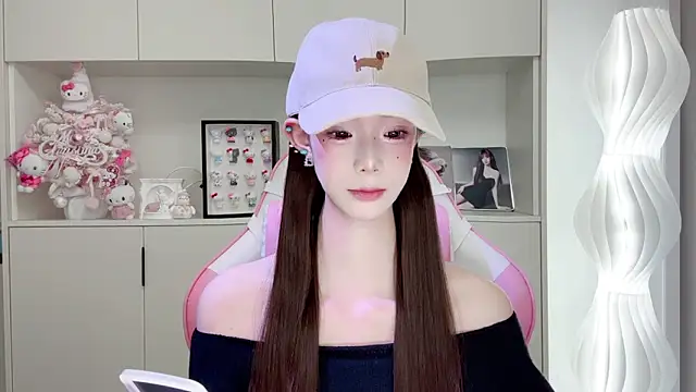 -Moonshine online show from 04.15.26