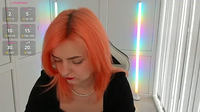 NightLeaf online show from 04.10.26