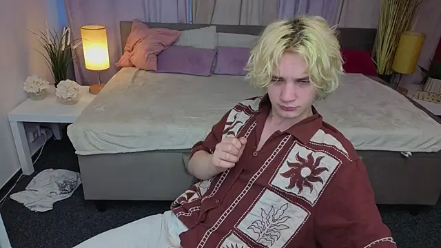 JameMilann online show from 05.04.26
