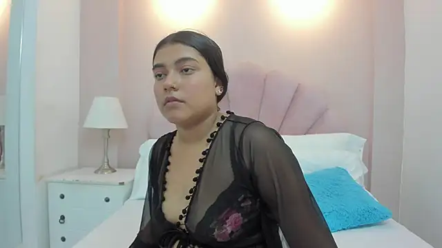 Snapshot of Amber-Rousee chatting on 04.04.26 Amber-Rousee online show from 04.04.26