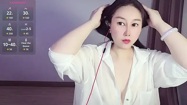 Snapshot of Eva-000 chatting on 06.19.26 Eva-000 online show from 06.19.26