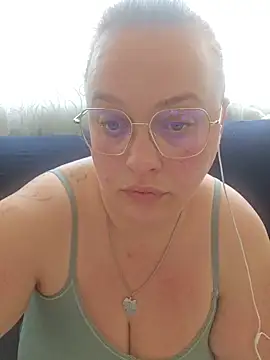 Snapshot of Blondibaby chatting on 05.24.26 Blondibaby online show from 05.24.26