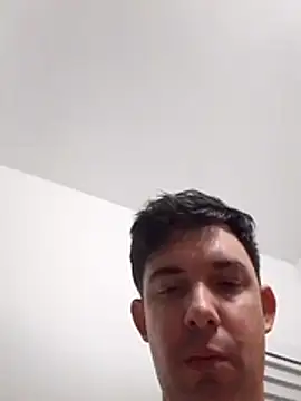 Roger1986  online show from 04.20.26