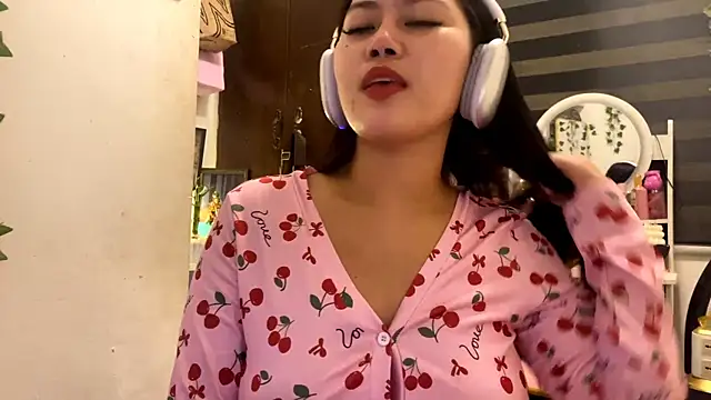 GlindaDejardin online show from 05.18.26