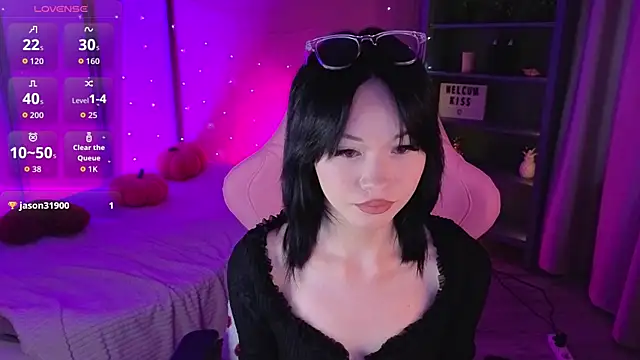 LilySparkls online show from 04.30.26