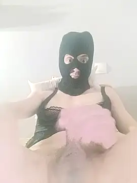 Snapshot of Tinaki_cross chatting on 04.06.26 Tinaki cross online show from 04.06.26