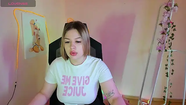AmeliePeach online show from 05.20.26