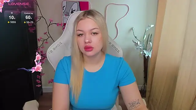 Snapshot of AmeliePeach chatting on 05.31.26 AmeliePeach online show from 05.31.26