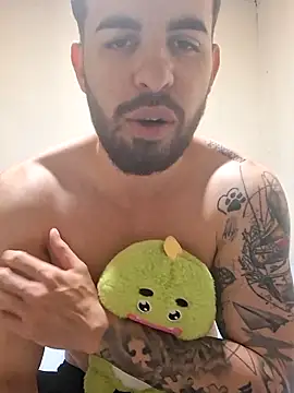 Snapshot of leoxxxgato chatting on 04.09.26 leoxxxgato online show from 04.09.26