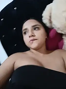 Snapshot of Valentina_Narvaez chatting on 07.06.26 Valentina Narvaez online show from 07.06.26