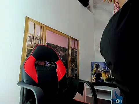 EllyBloom online show from 04.06.26