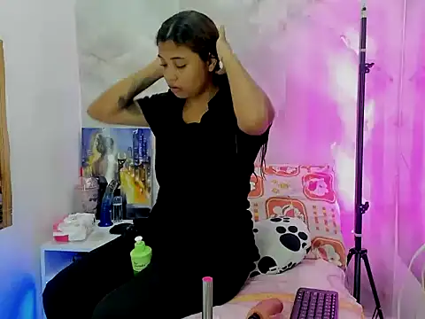 EllyBloom online show from 04.25.26