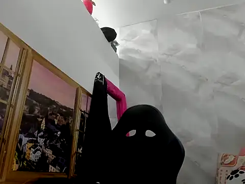 EllyBloom online show from 05.12.26