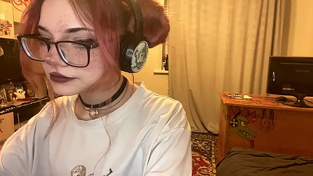 RedHeadCat online show from 04.30.26