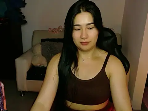EvelynLeen  online show from 04.24.26
