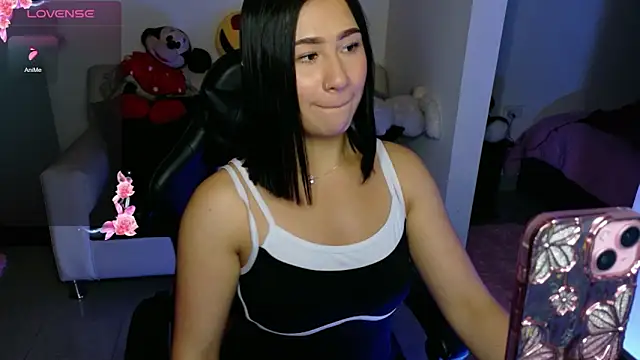 EvelynLeen  online show from 05.01.26